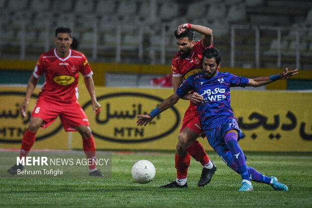دیدار تیم های فوتبال هوادار و پرسپولیس تهران