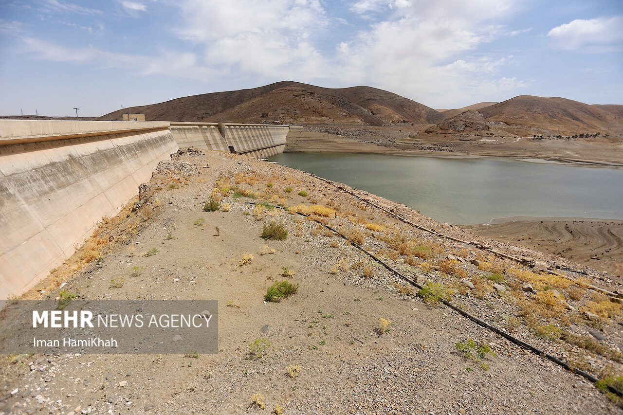 کاهش چشمگیر بارندگی‌ها در همدان؛ زنگ خطر کم‌آبی به صدا درآمد