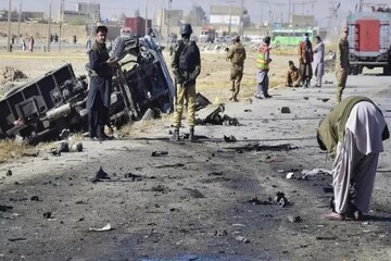 2 soldiers killed, 19 injured in suicide bombing in Pakistan