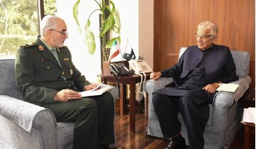 Iran, Pakistan to boost defense, military cooperation