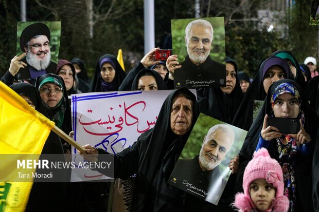 People convene in Rasht to celebrate Gaza resistance victory
