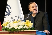 نوین: گفتار درمانی راه حل رفع مشکل دریاچه ارومیه نیست