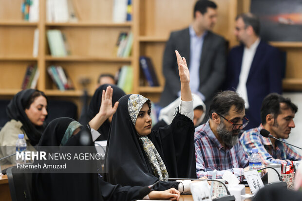 Iranian Foreign Ministry spokesman holds presser
