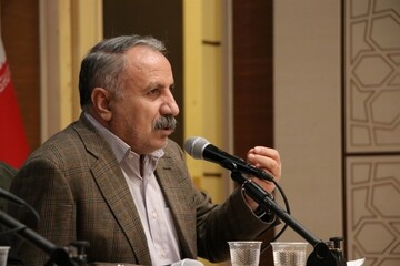چه چیزی از شعر در کشور ما مهم‌تر که متولی ندارد؟!
