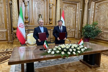 Iran, Tajik interior ministers ink MoU on security coop.