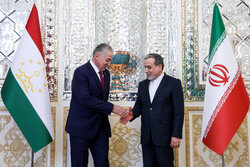 VIDEO: Araghchi receives Tajikistan FM for meeting