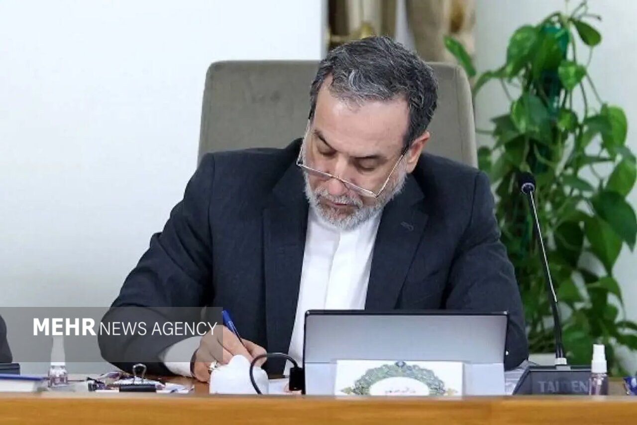 عراقچی: مسیر توافق از میز مذاکره می‌گذرد، نه از طریق رسانه‌ها