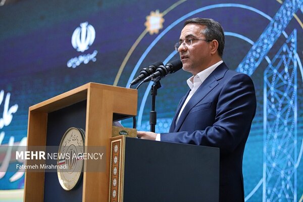 معاون رئیس‌جمهور از تعهد کارکنان دولت در ایام جنگ تقدیر کرد