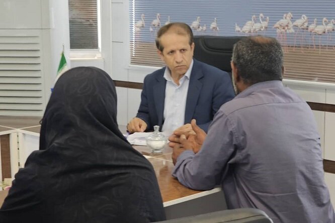 سه‌شنبه‌های مردمی در فرمانداری دیر؛ تلاقی درد دل مردم با مسئولیت‌پذیری