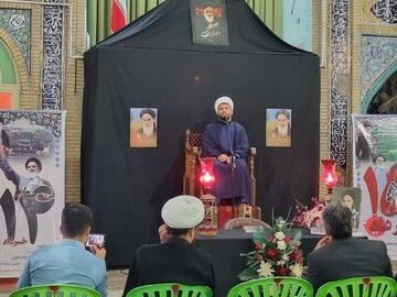 ادامه راه امام خمینی(ره) با مجهز شدن به ۲ سلاح ایمان و امید